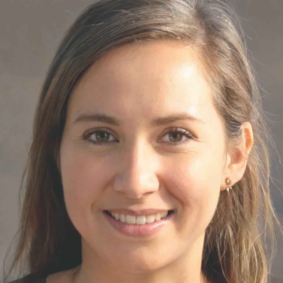 Esperanza Morales, Directora de Estrategia Financiera